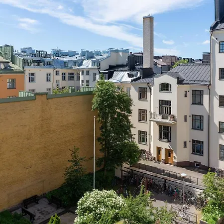 Valoisa Yksioe Ullanlinnassa Rannan Laeheisyydessa Helsinki